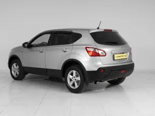 Nissan  4