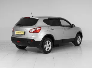 Nissan  6