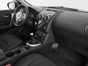 Nissan  9