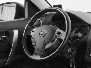 Nissan  10