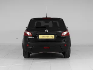 Nissan  5