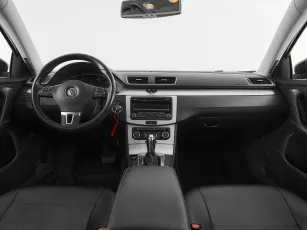 Volkswagen  8