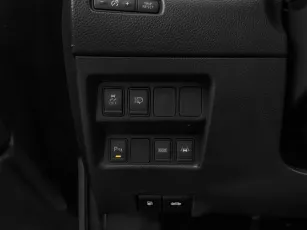 Nissan  15