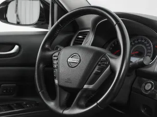 Nissan  10