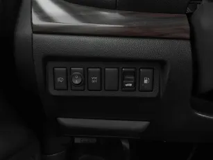 Nissan  15