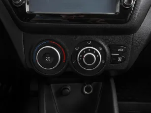 Kia  15