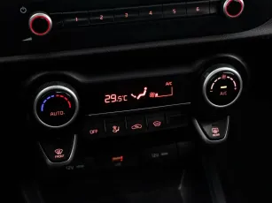 Kia  16