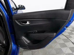 Kia  23