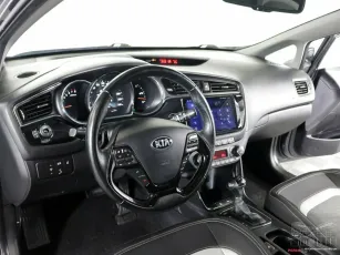 Kia  10