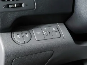 Hyundai  12