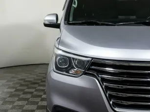 Hyundai  8