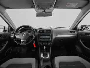 Volkswagen  8