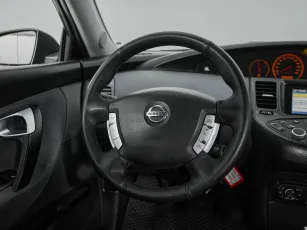 Nissan  10