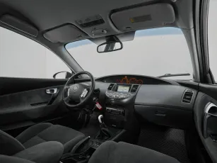 Nissan  9