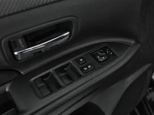 Mitsubishi  12