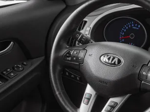 Kia  11