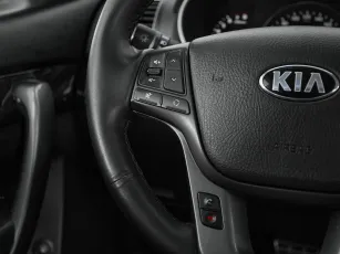 Kia  11