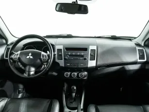 Mitsubishi  7