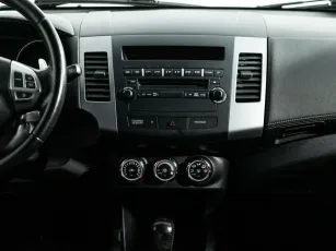Mitsubishi  9