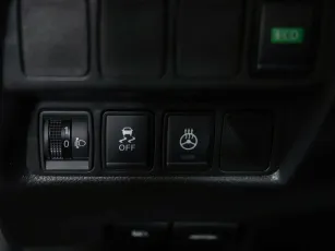 Nissan  10