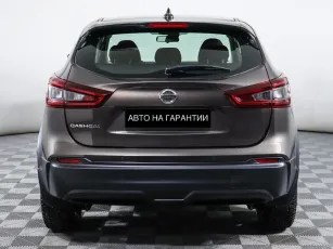 Nissan  4