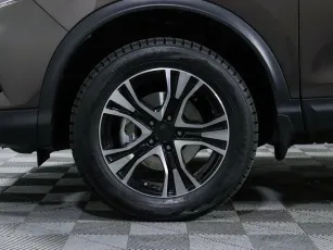 Nissan  5