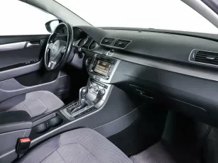 Volkswagen  8