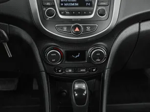 Hyundai  12