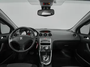 Peugeot  8