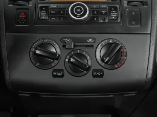 Nissan  15