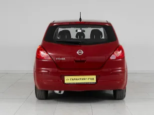 Nissan  5
