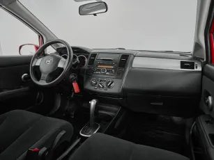Nissan  9