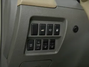 Nissan  14