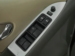 Nissan  16