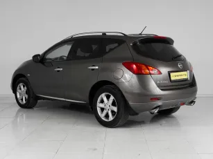Nissan  4