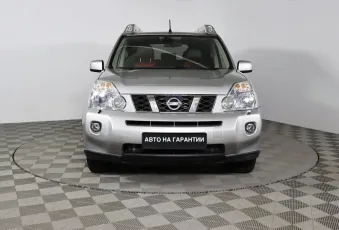 Nissan  2