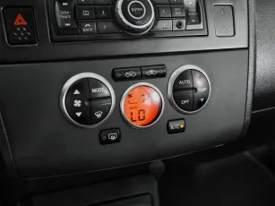 Nissan  15