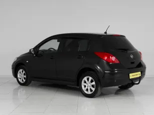 Nissan  4