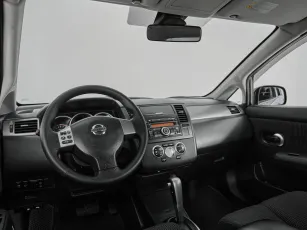 Nissan  7