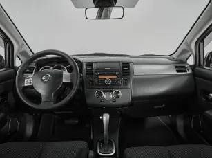 Nissan  8