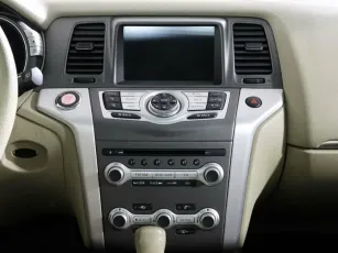 Nissan  8