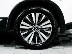 Mitsubishi  7