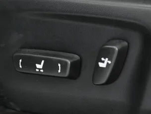 Toyota  16