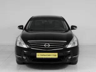 Nissan  2