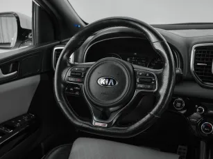 Kia  10