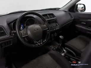 Mitsubishi  8