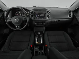Volkswagen  8