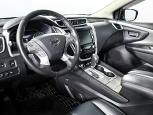 Nissan  10
