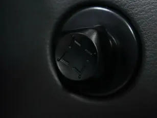 Nissan  16