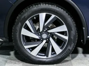 Nissan  7